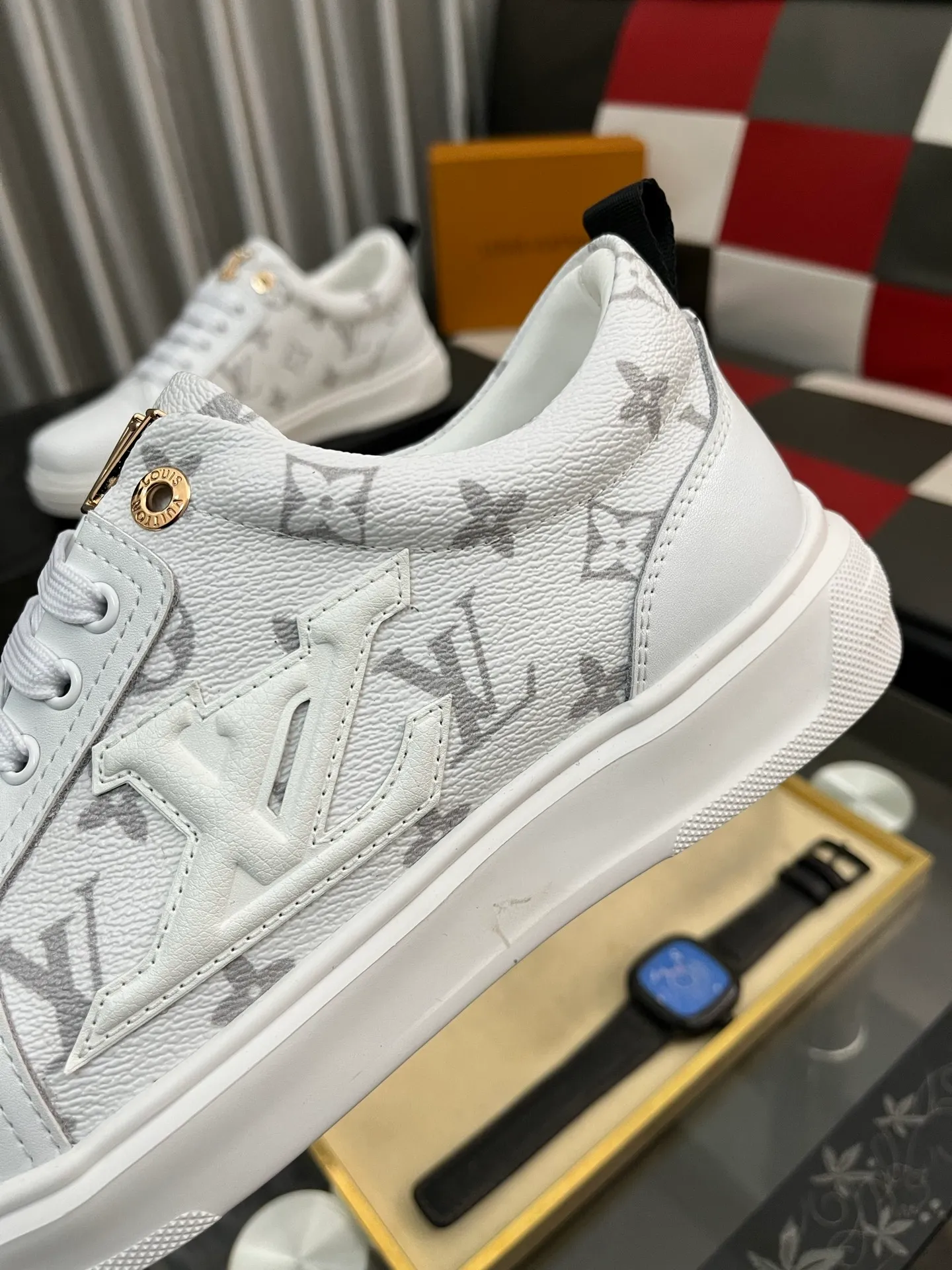 Men's shoes 💰400⌚️⌚️【LOUIS VUITTON】Same style as Louis Vuitton* official website 🚹Men's high-top casual shoes❤️Same style as popular celebrities and big names ~ Best-selling at home and abroad Lv focuses on the checkerboard series...Imported first-layer cowhide with special fabrics➕Full sheep leather lining➕Brand-specific hollow outsole💎Number: 38-443️⃣Colors available